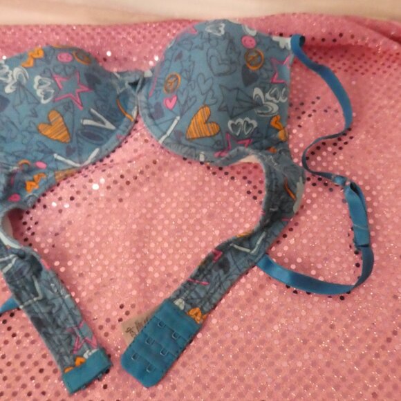 G:21 | size 34A | Blue Underwire Bra | Stars - Peace - Hearts - Picture 5 of 9